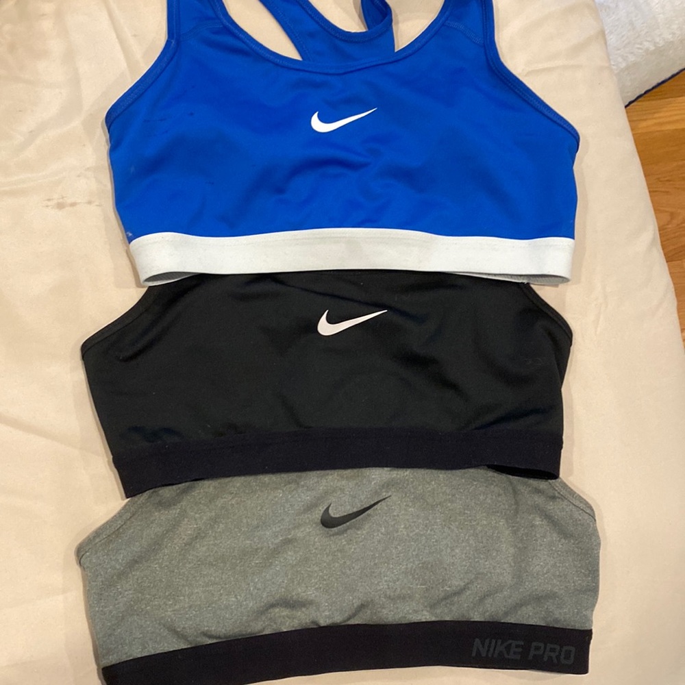 Nike sports bra pack
